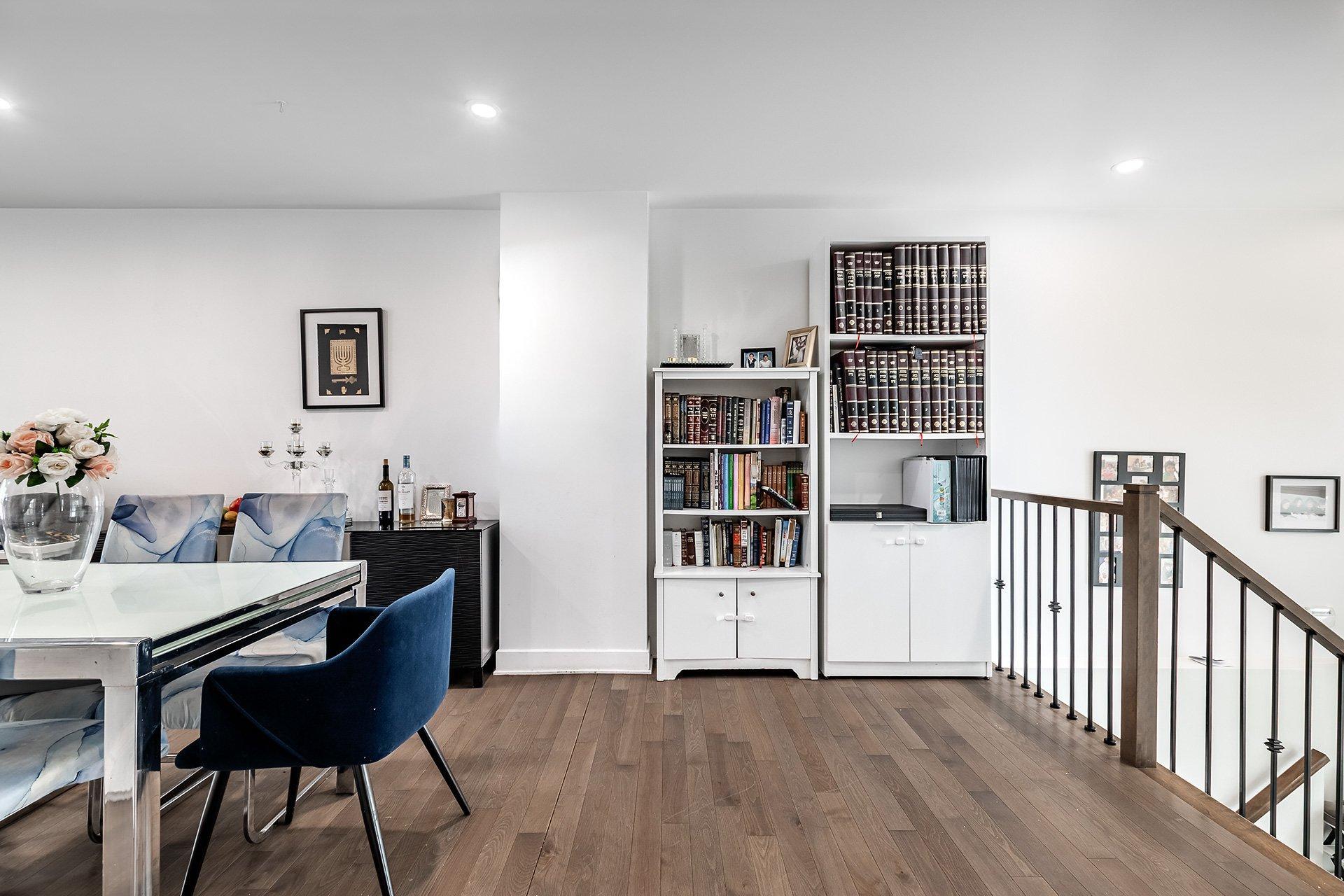 









5780B


Av. Parkhaven

,
Côte-Saint-Luc,




QC
H4W1X9

