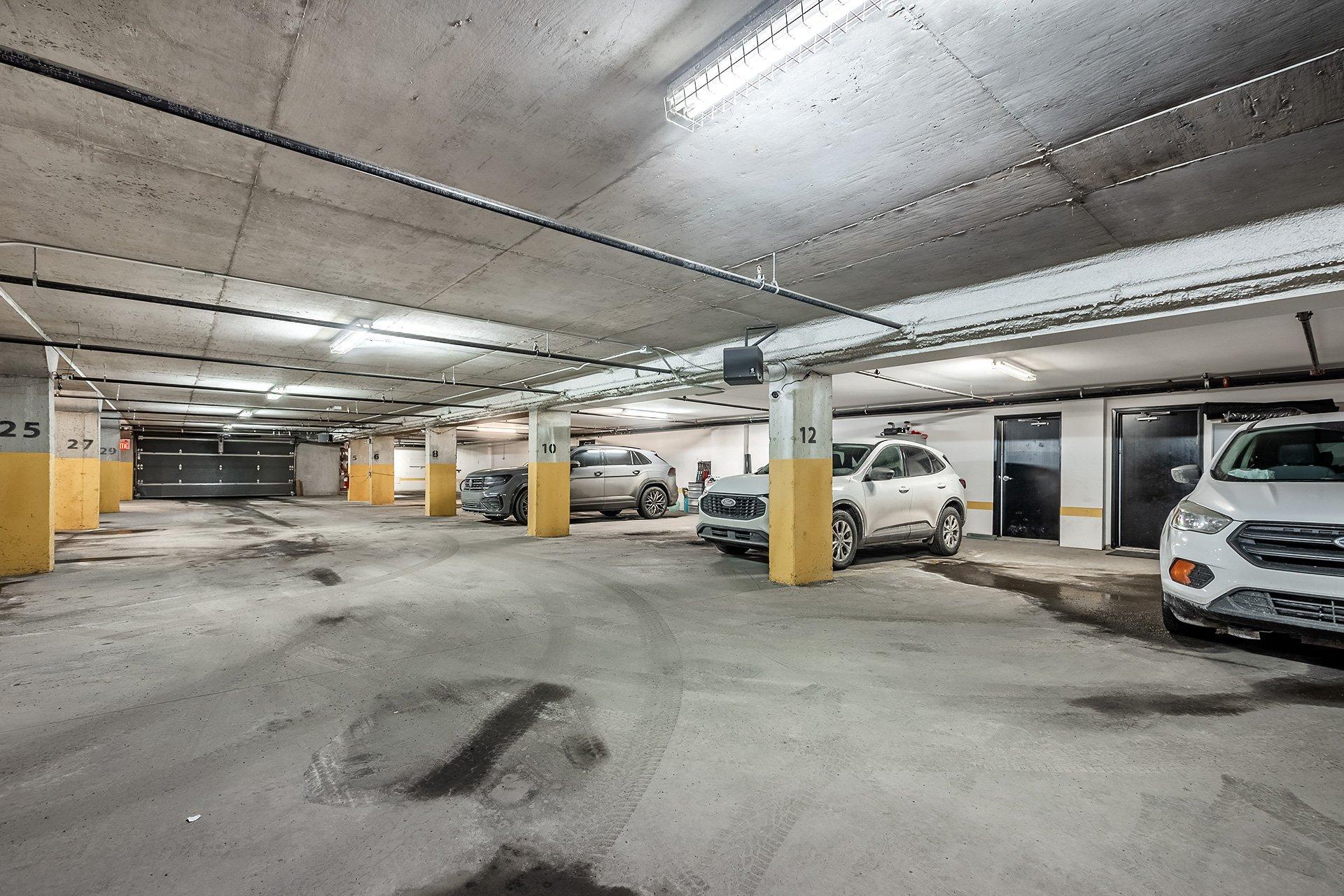 









5780B


Av. Parkhaven

,
Côte-Saint-Luc,




QC
H4W1X9

