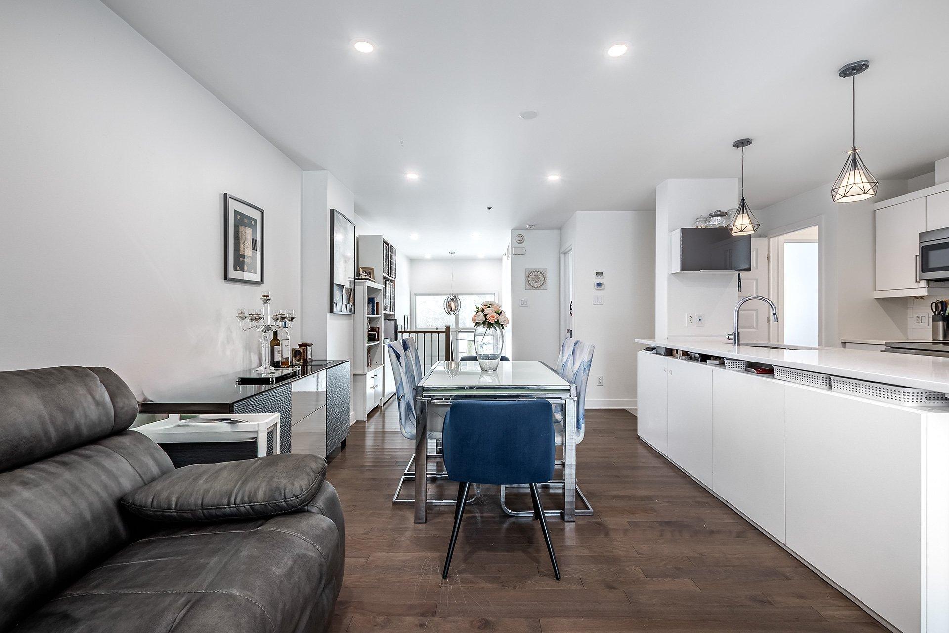 









5780B


Av. Parkhaven

,
Côte-Saint-Luc,




QC
H4W1X9

