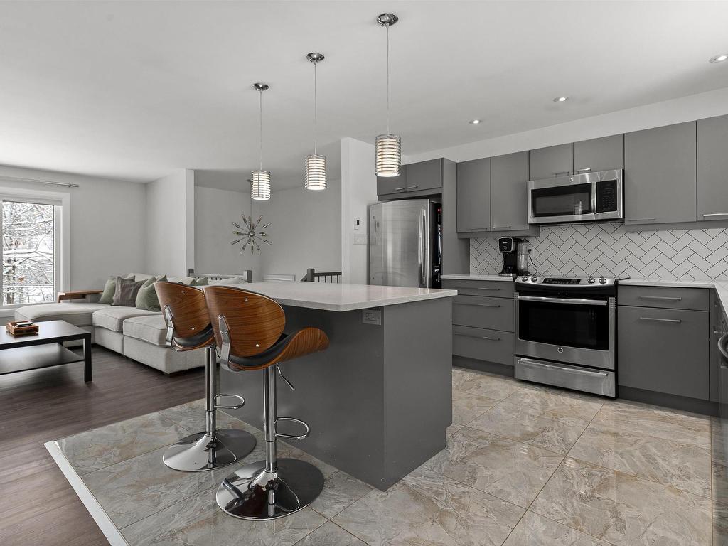 












212 Howe Avenue

,
Fall River,




NS
B2T 1H7

