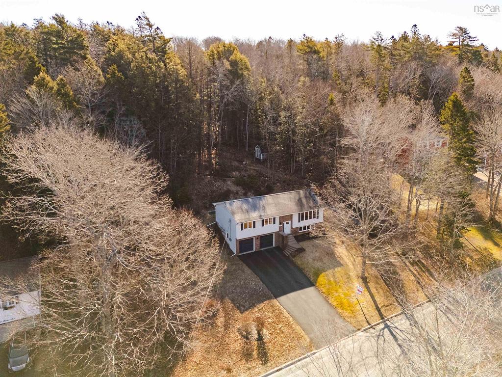 












212 Howe Avenue

,
Fall River,




NS
B2T 1H7

