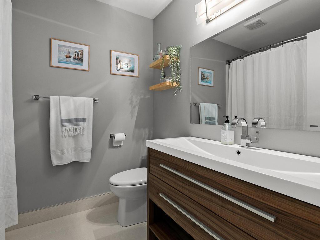 












212 Howe Avenue

,
Fall River,




NS
B2T 1H7

