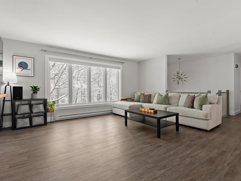 












212 Howe Avenue

,
Fall River,




NS
B2T 1H7

