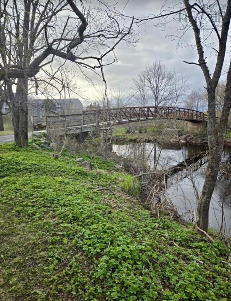 












305 51 River Lane

,
Bedford,




NS
B4A 3Y8

