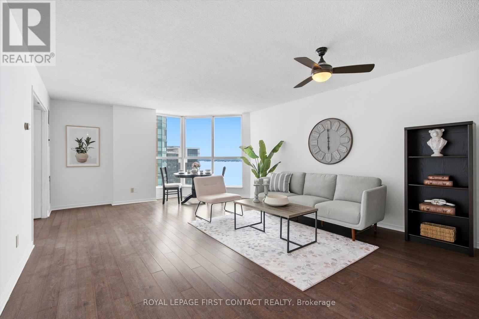 












808 - 140 DUNLOP STREET E

,
Barrie,




Ontario
L4M6H9

