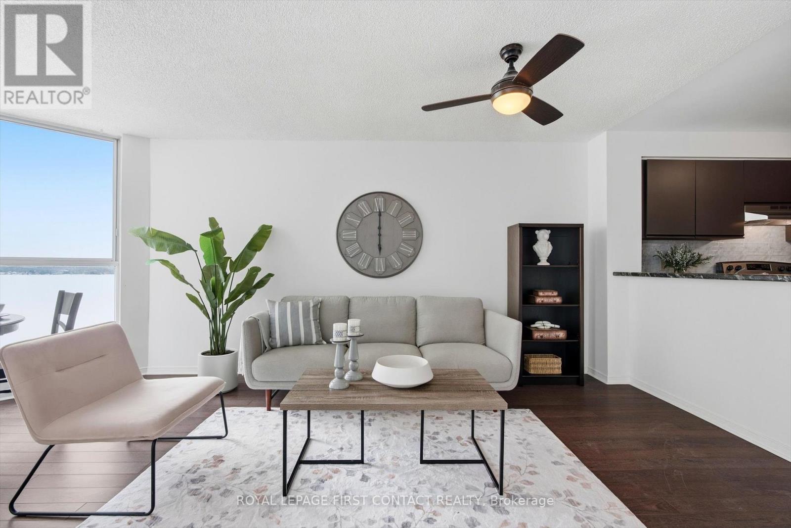 












808 - 140 DUNLOP STREET E

,
Barrie,




Ontario
L4M6H9

