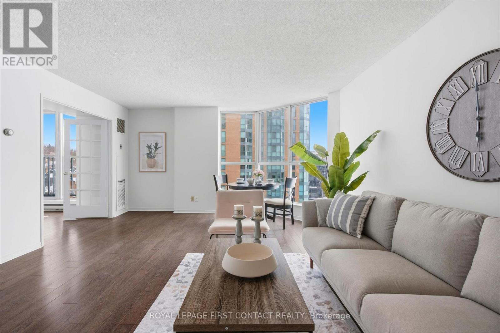 












808 - 140 DUNLOP STREET E

,
Barrie,




Ontario
L4M6H9

