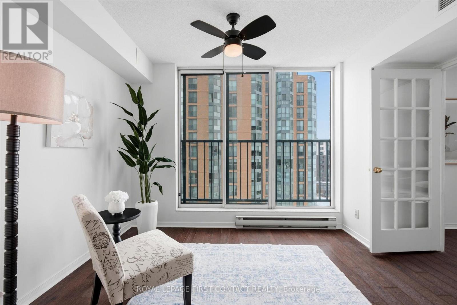 












808 - 140 DUNLOP STREET E

,
Barrie,




Ontario
L4M6H9

