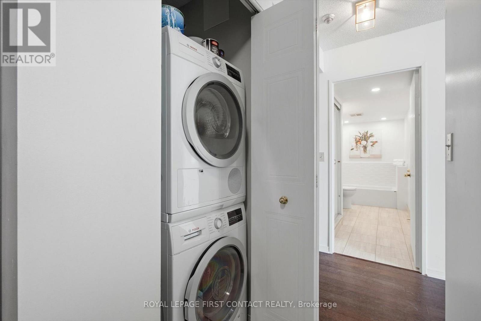 












808 - 140 DUNLOP STREET E

,
Barrie,




Ontario
L4M6H9

