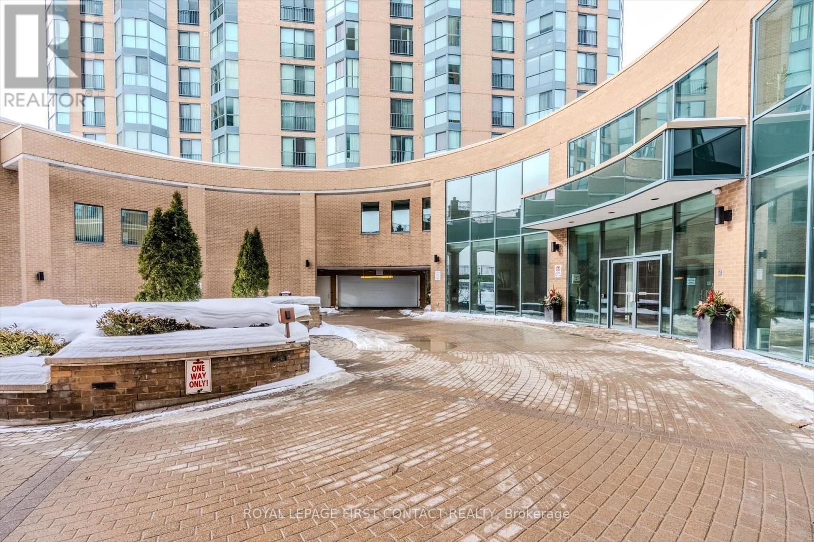 












808 - 140 DUNLOP STREET E

,
Barrie,




Ontario
L4M6H9

