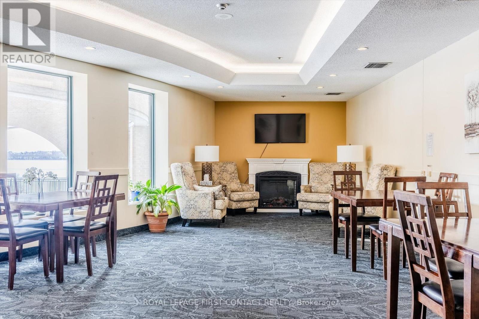 












808 - 140 DUNLOP STREET E

,
Barrie,




Ontario
L4M6H9

