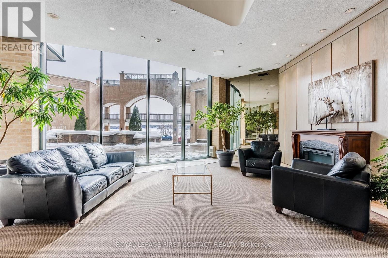 












808 - 140 DUNLOP STREET E

,
Barrie,




Ontario
L4M6H9

