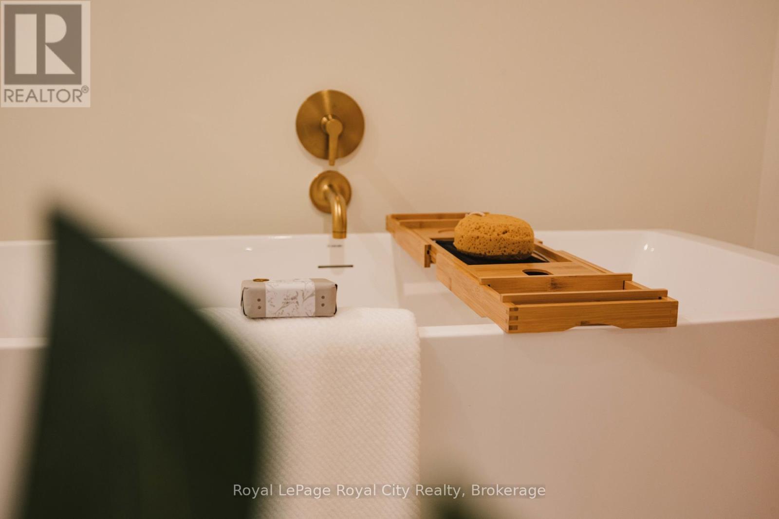 












35 - 6523 WELLINGTON 7 ROAD

,
Centre Wellington (Elora/Salem),




Ontario
N0B1S0

