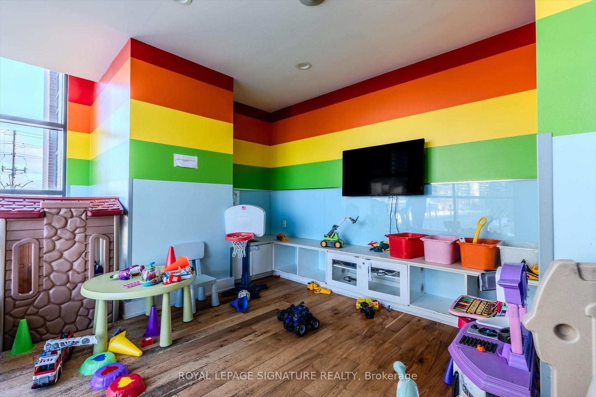 









2220


Lake shore

Boulevard West, 4407,
Toronto,




ON
M8V 0C1

