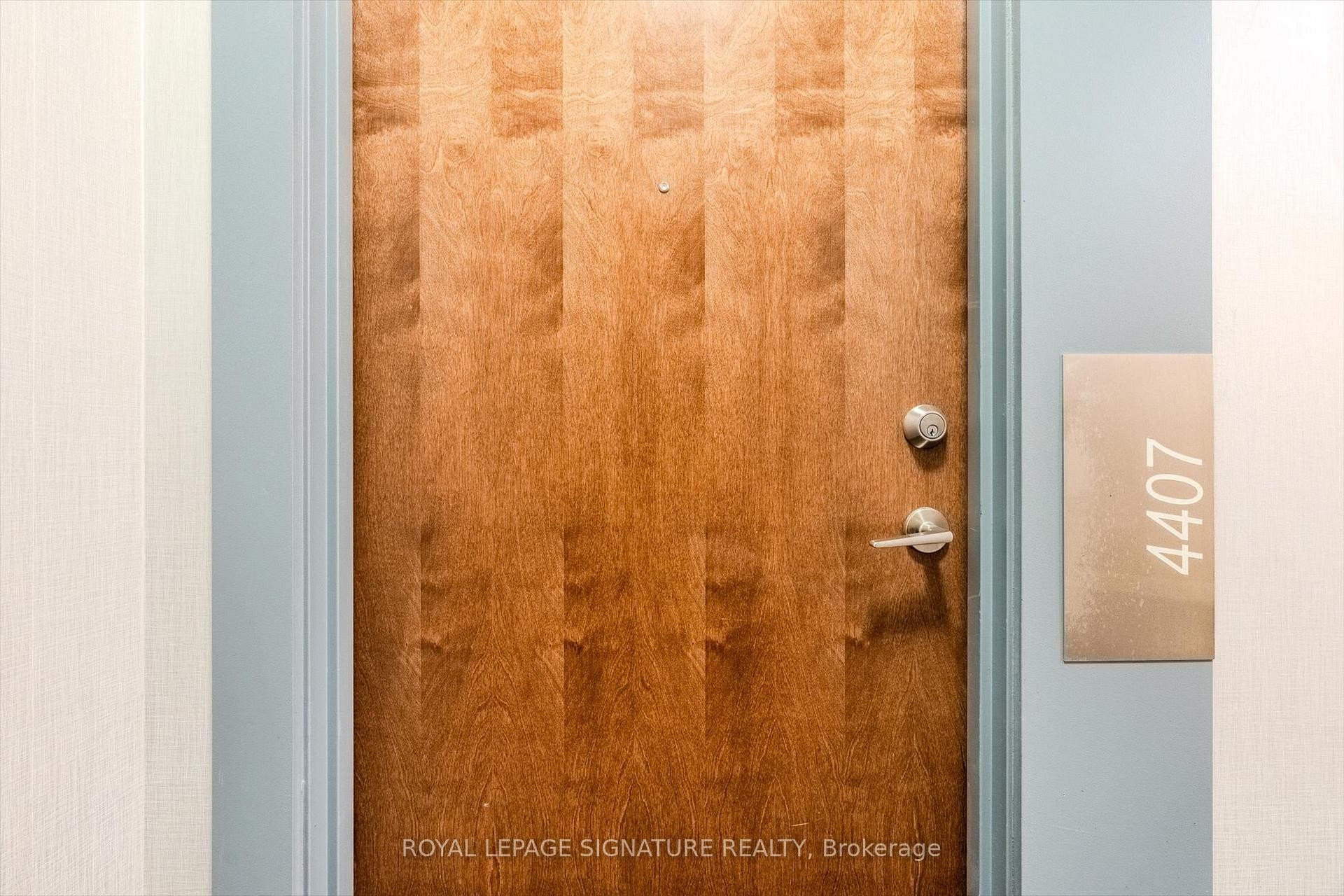 









2220


Lake shore

Boulevard West, 4407,
Toronto,




ON
M8V 0C1

