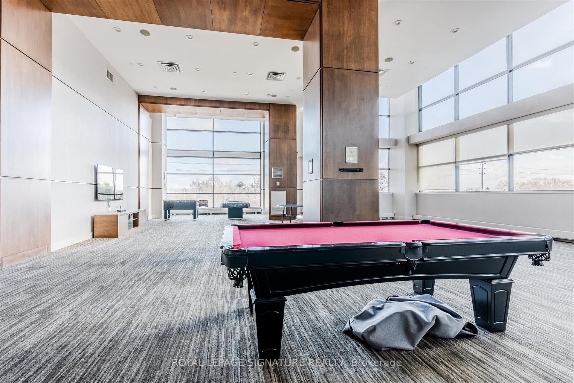 









2220


Lake shore

Boulevard West, 4407,
Toronto,




ON
M8V 0C1

