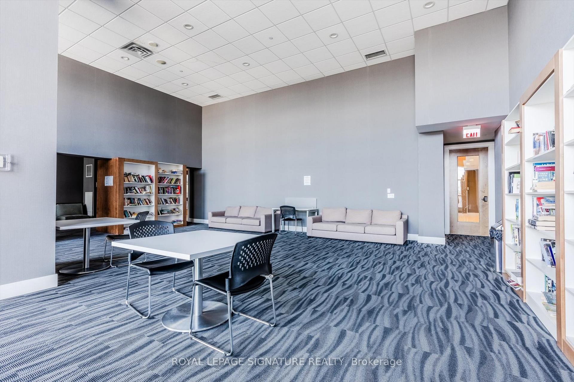 









2220


Lake shore

Boulevard West, 4407,
Toronto,




ON
M8V 0C1

