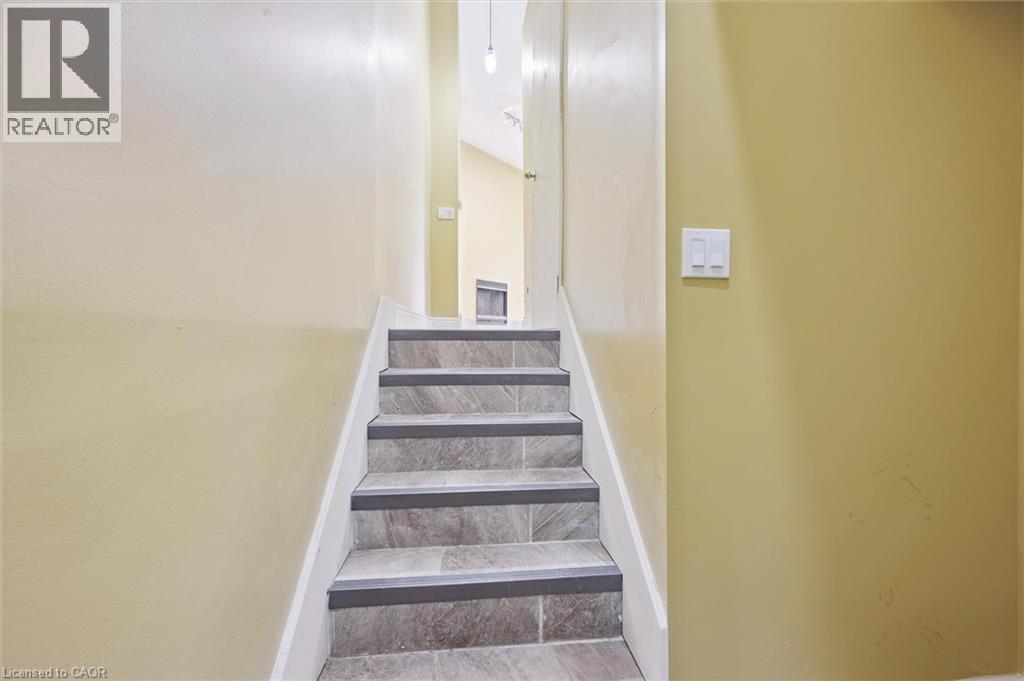 












589 BEECHWOOD Drive Unit# 43

,
Waterloo,




Ontario
N2T2K9

