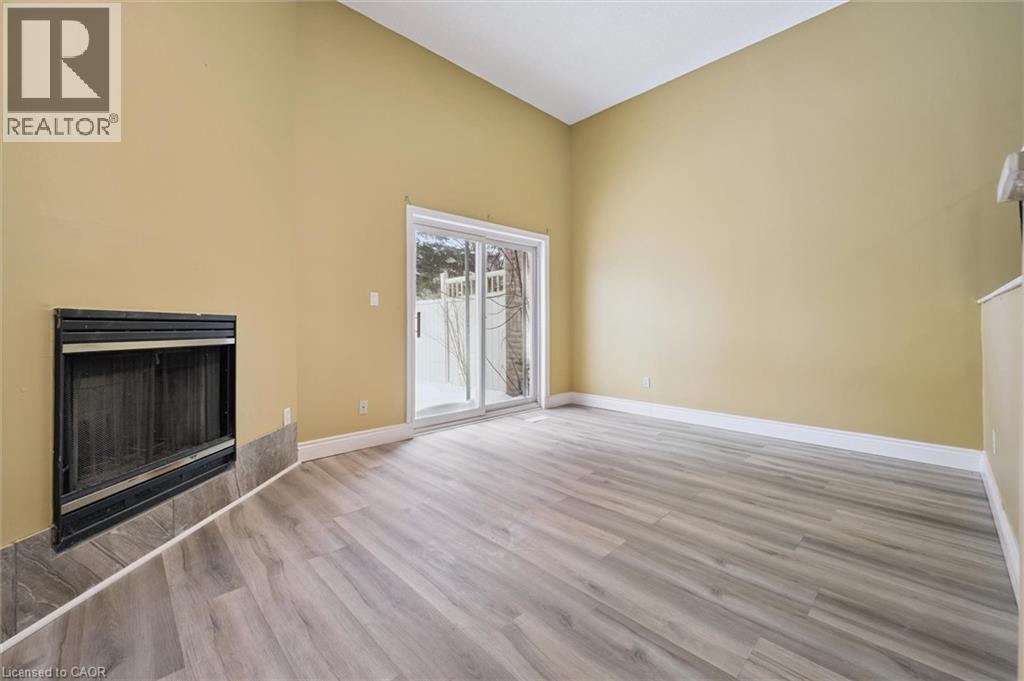 












589 BEECHWOOD Drive Unit# 43

,
Waterloo,




Ontario
N2T2K9

