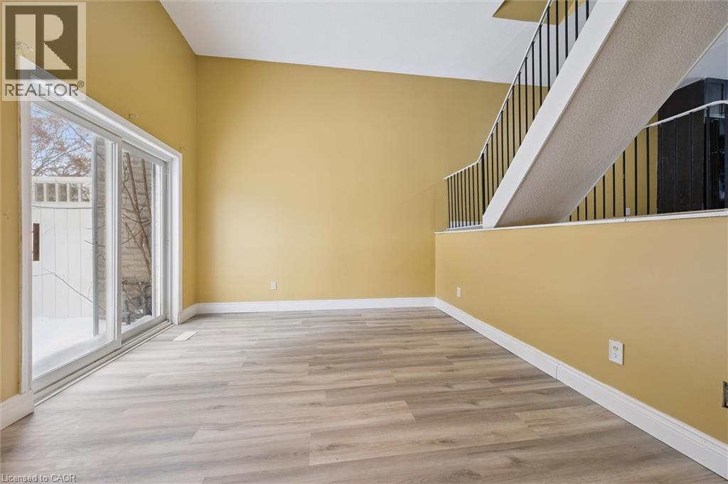 












589 BEECHWOOD Drive Unit# 43

,
Waterloo,




Ontario
N2T2K9

