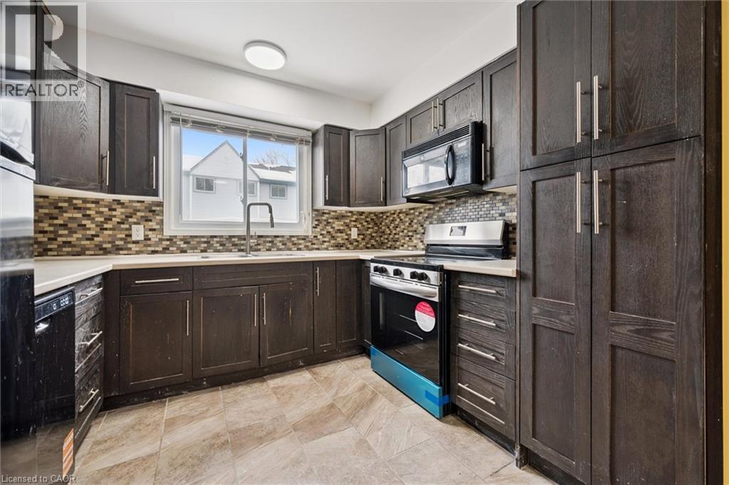 












589 BEECHWOOD Drive Unit# 43

,
Waterloo,




Ontario
N2T2K9

