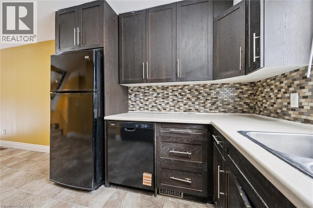 












589 BEECHWOOD Drive Unit# 43

,
Waterloo,




Ontario
N2T2K9

