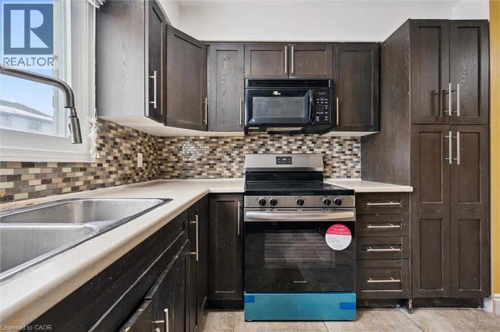 












589 BEECHWOOD Drive Unit# 43

,
Waterloo,




Ontario
N2T2K9

