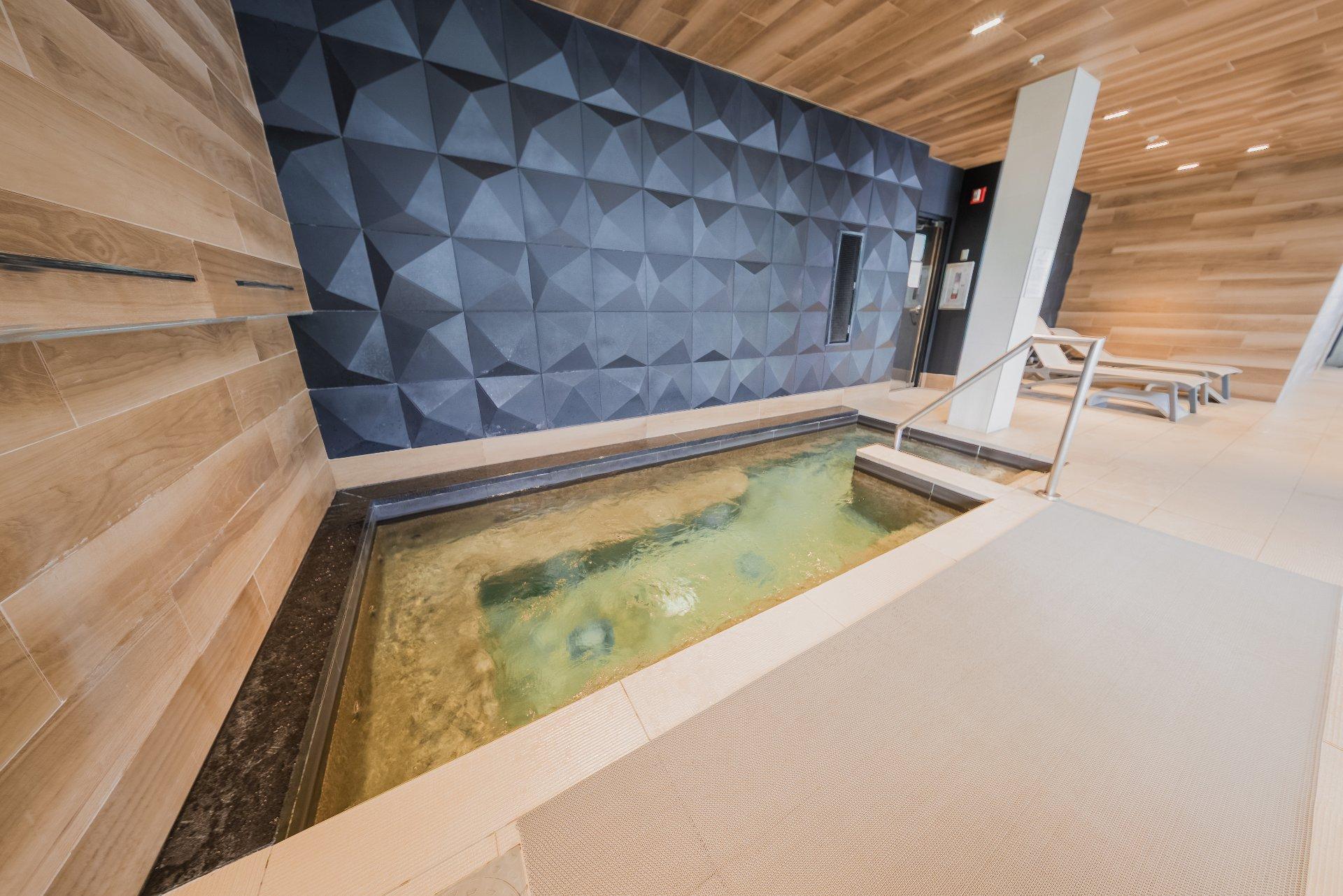 









738


Rue St-Paul O.

, 912,
Montréal (Ville-Marie),




QC
H3C0N5

