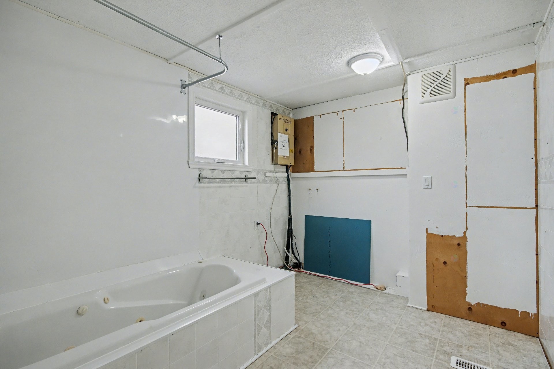 









3950


Boul. Sir-Wilfrid-Laurier

, 144,
Longueuil (Saint-Hubert),




QC
J3Y5Y9

