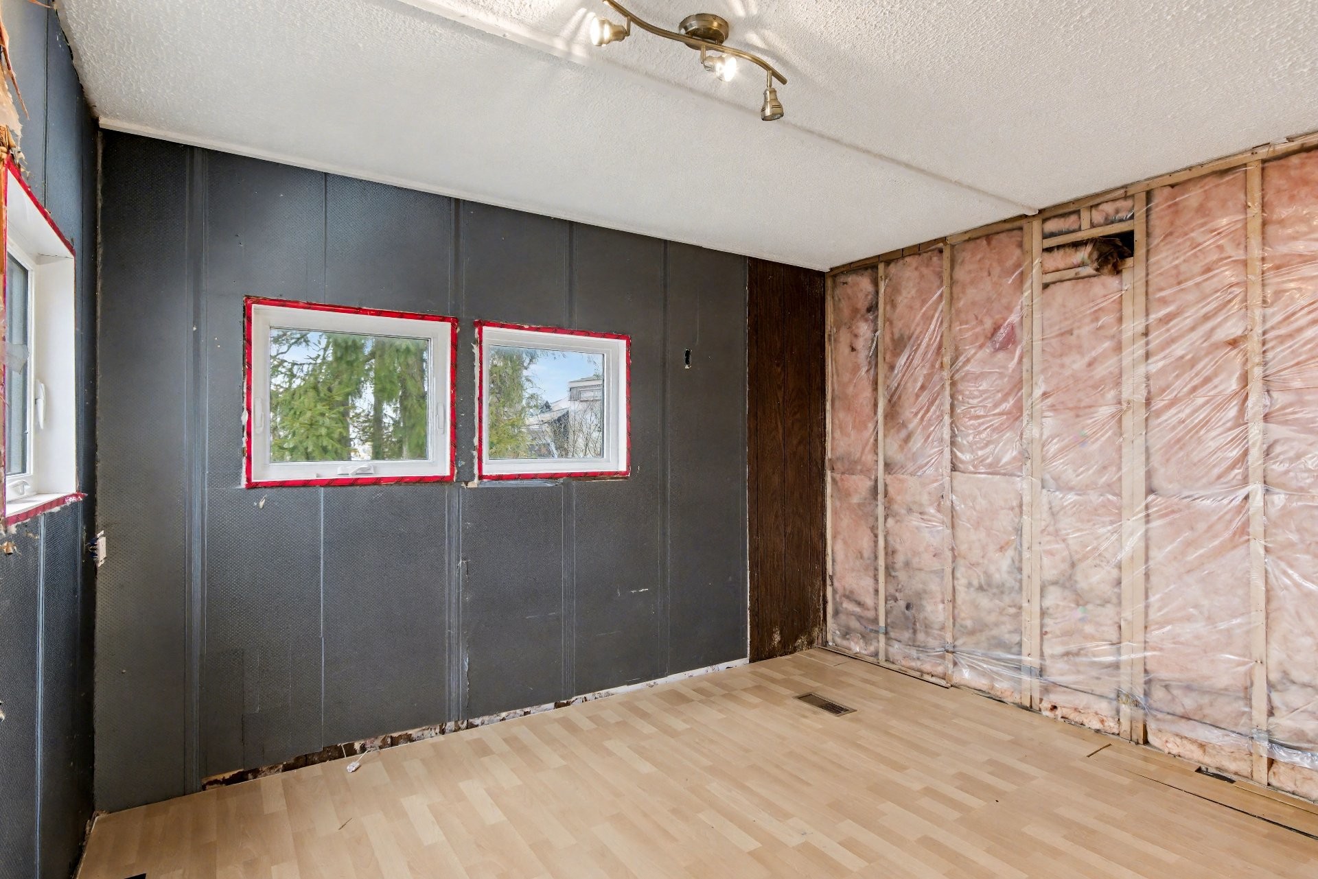 









3950


Boul. Sir-Wilfrid-Laurier

, 144,
Longueuil (Saint-Hubert),




QC
J3Y5Y9

