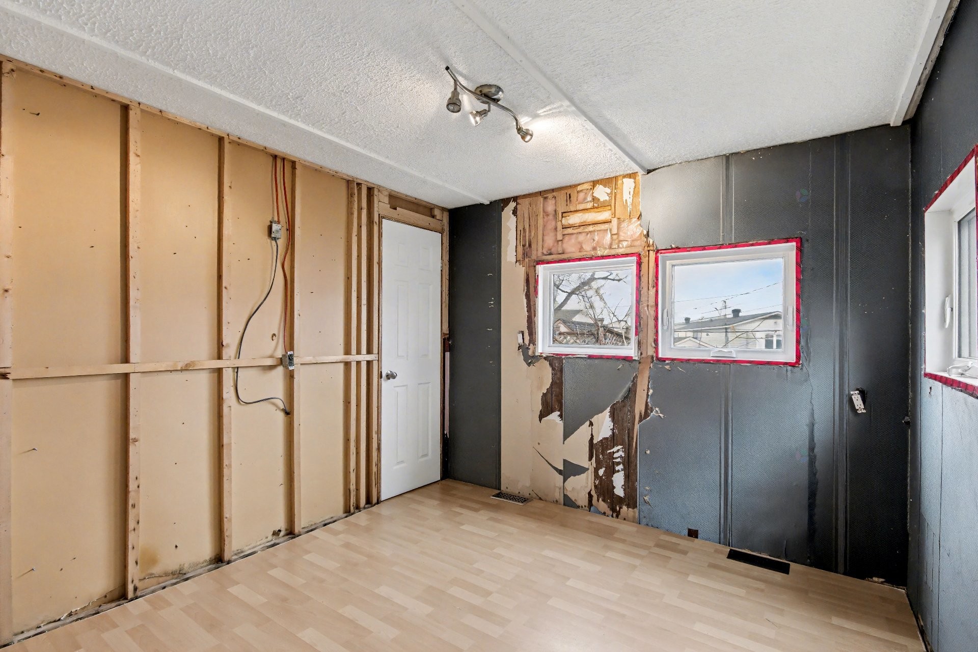 









3950


Boul. Sir-Wilfrid-Laurier

, 144,
Longueuil (Saint-Hubert),




QC
J3Y5Y9

