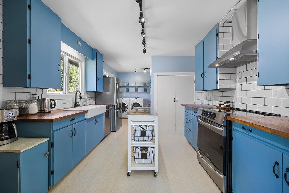 









7502


Highway 95A

,
Kimberley,




BC
V1A 3L4

