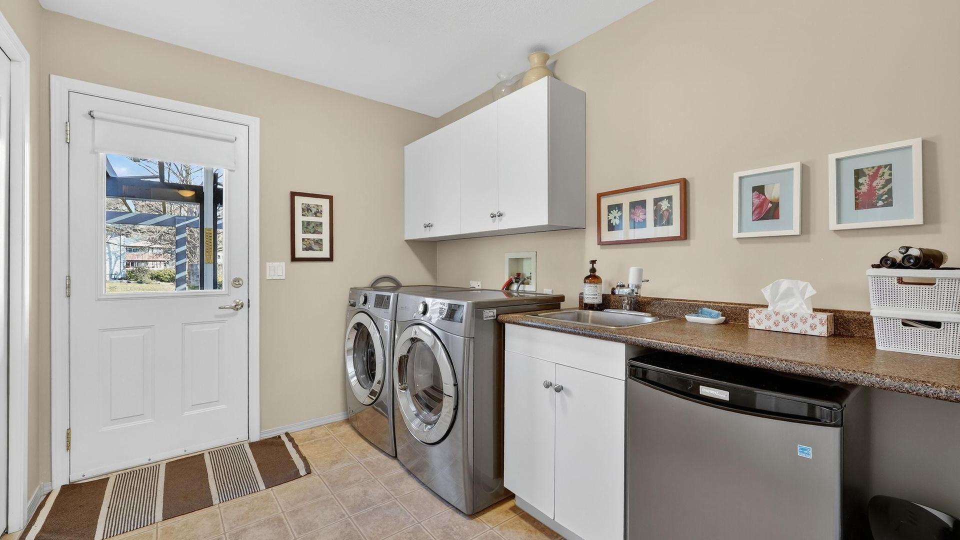 









1568


Longley

Crescent,
Kelowna,




BC
V1P 1M9

