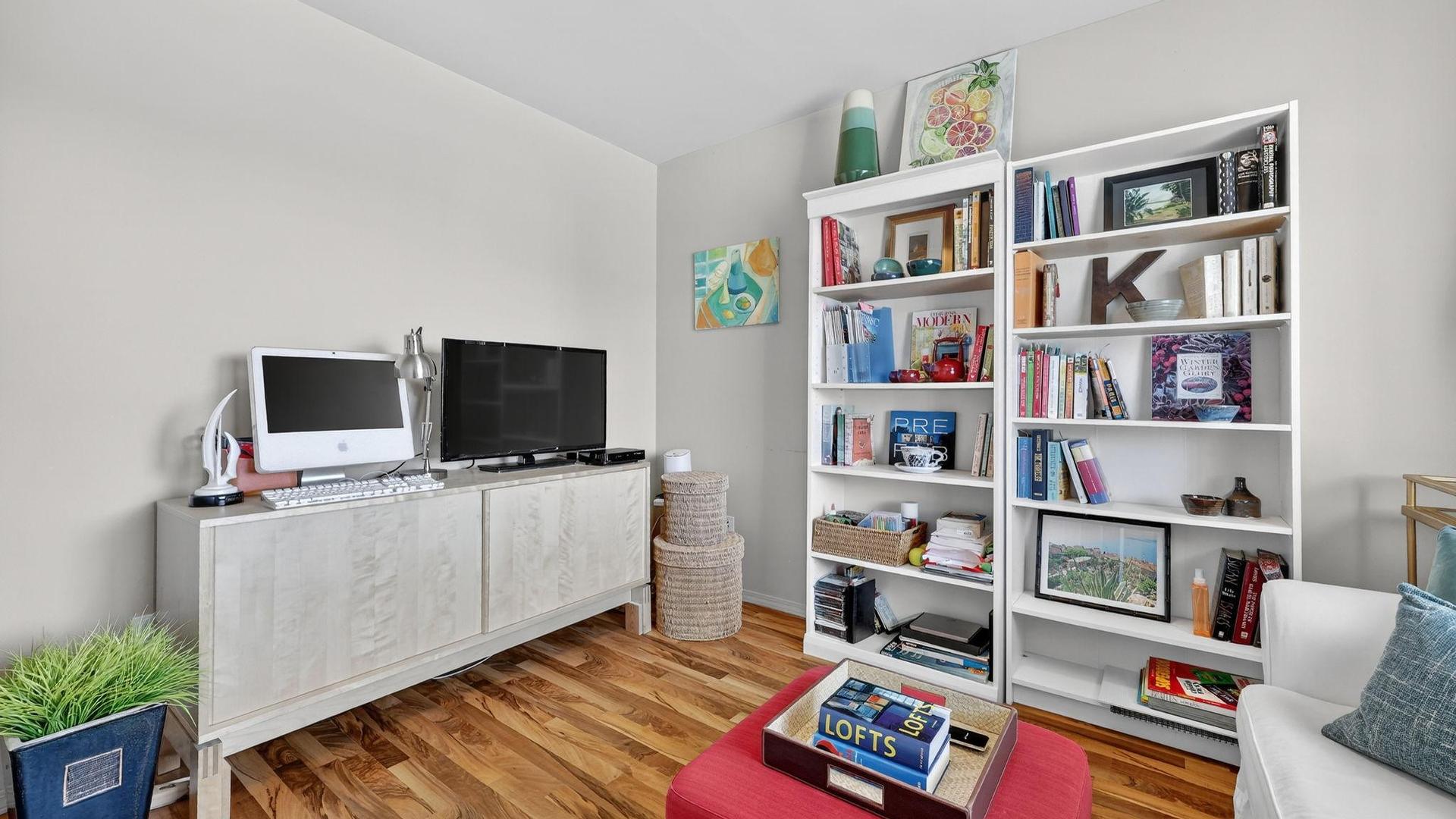 









1568


Longley

Crescent,
Kelowna,




BC
V1P 1M9

