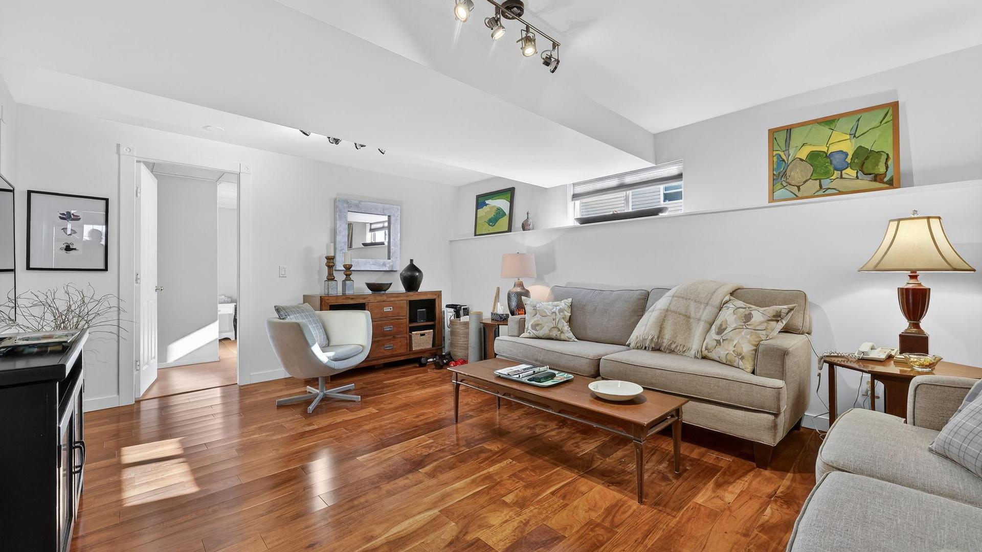 









1568


Longley

Crescent,
Kelowna,




BC
V1P 1M9

