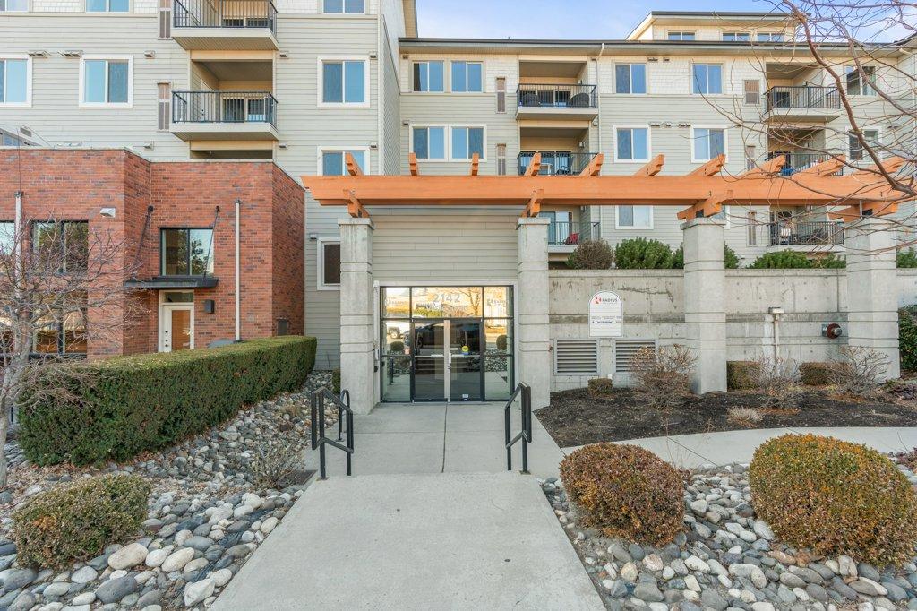 









2142


Vasile

Road, 307,
Kelowna,




BC
V1Y 6H5

