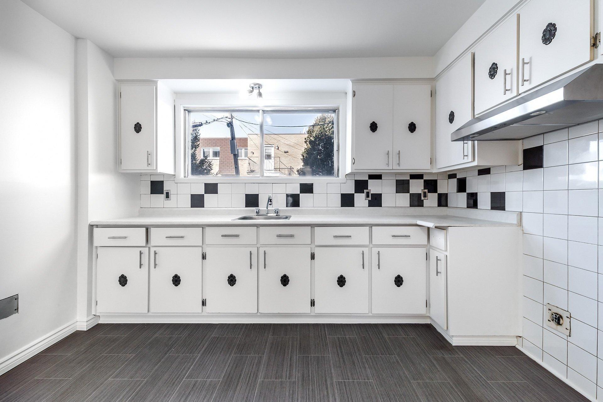 









405


Rue Lamarre

, 5,
Longueuil (Le Vieux-Longueuil),




QC
J4J1T1

