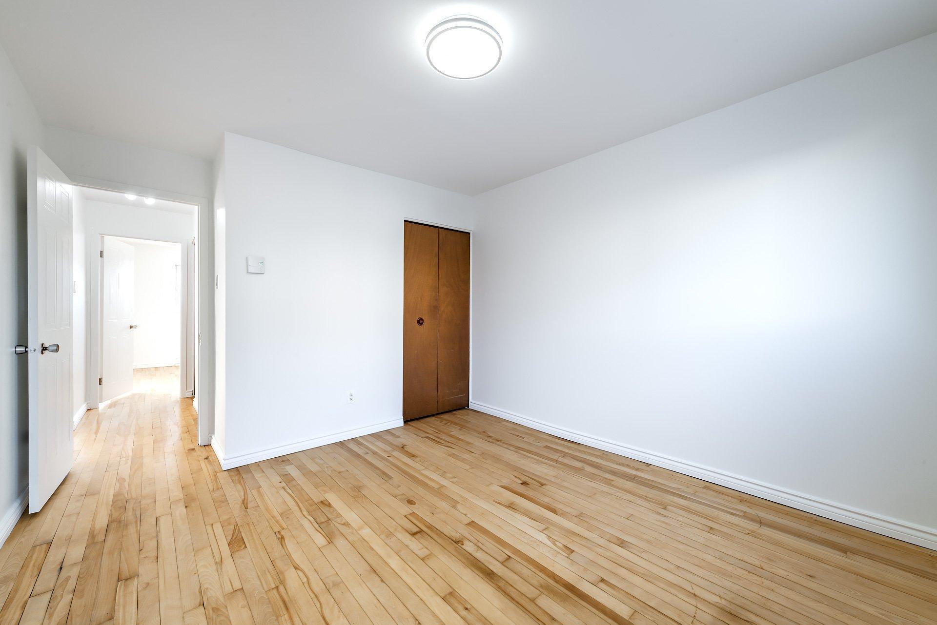 









405


Rue Lamarre

, 5,
Longueuil (Le Vieux-Longueuil),




QC
J4J1T1

