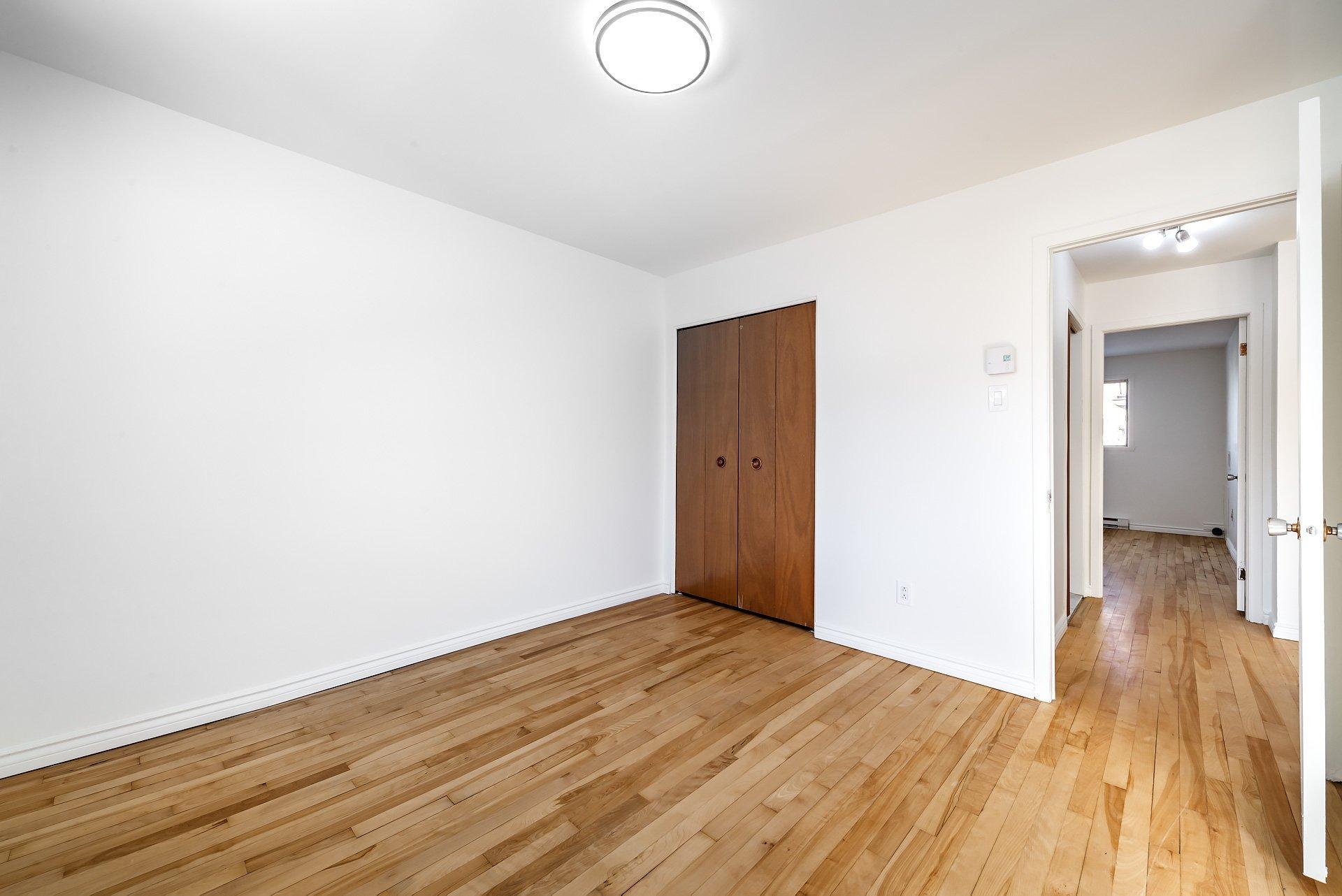 









405


Rue Lamarre

, 5,
Longueuil (Le Vieux-Longueuil),




QC
J4J1T1

