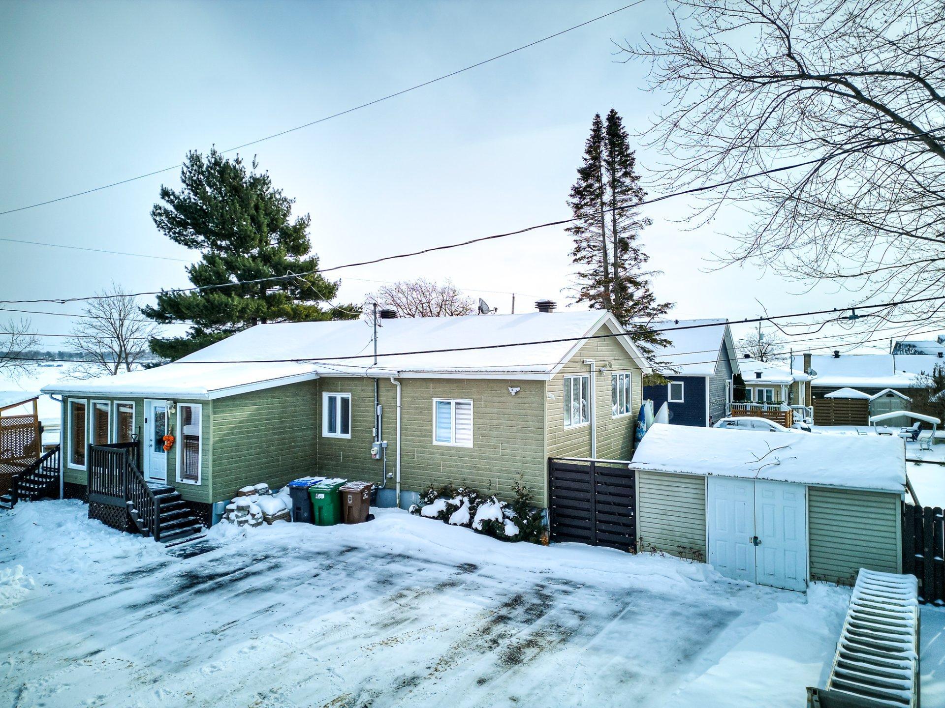 









471


Av. de Venise O.

,
Venise-en-Québec,




QC
J0J2K0

