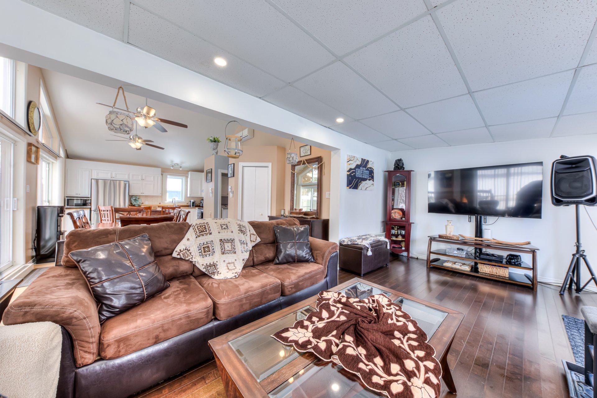 









471


Av. de Venise O.

,
Venise-en-Québec,




QC
J0J2K0

