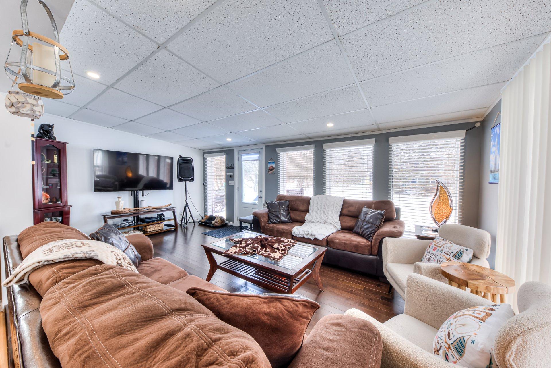 









471


Av. de Venise O.

,
Venise-en-Québec,




QC
J0J2K0

