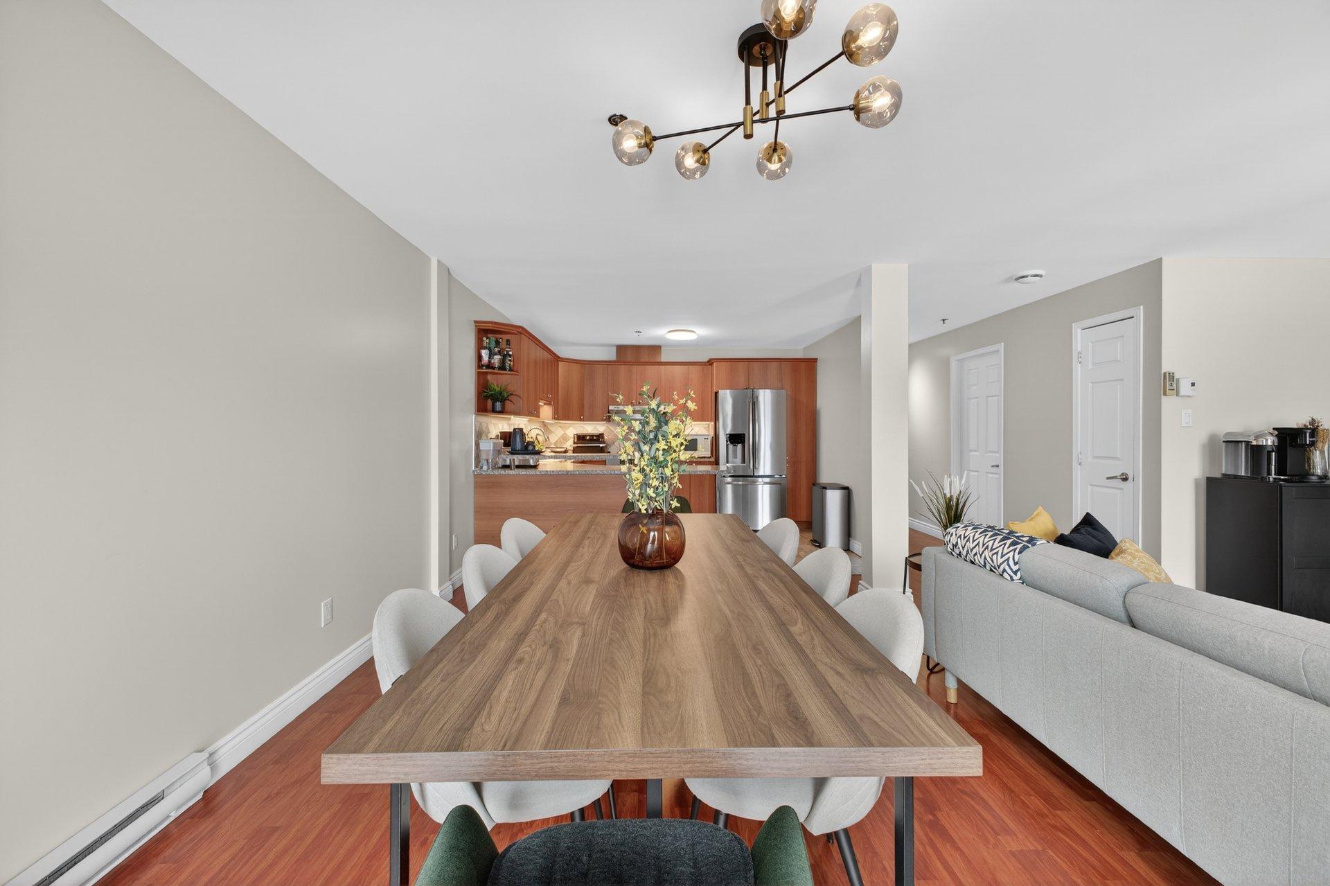 









16689


Boul. de Pierrefonds

, 201,
Montréal (Pierrefonds-Roxboro),




QC
H9H5L8

