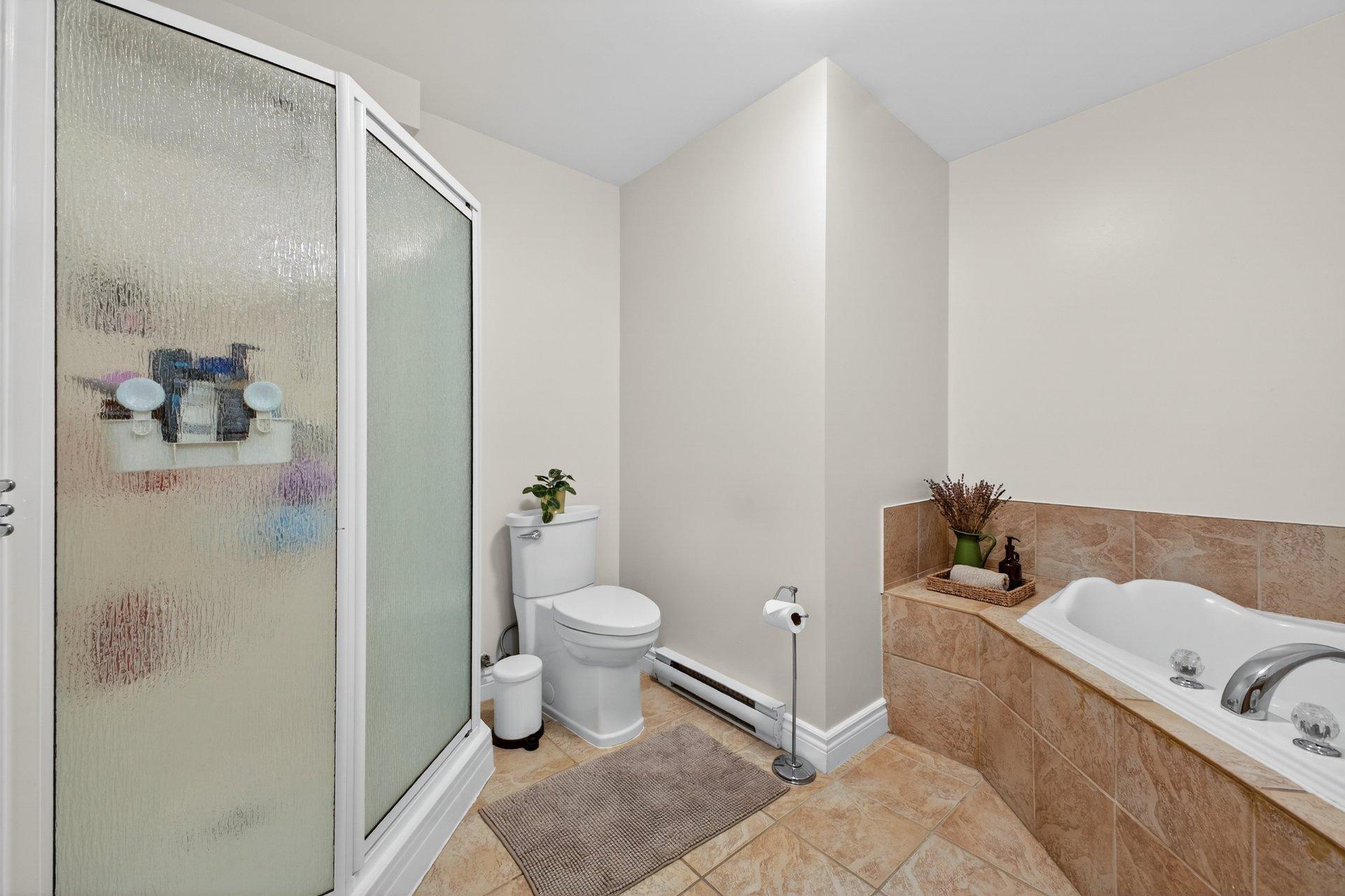 









16689


Boul. de Pierrefonds

, 201,
Montréal (Pierrefonds-Roxboro),




QC
H9H5L8

