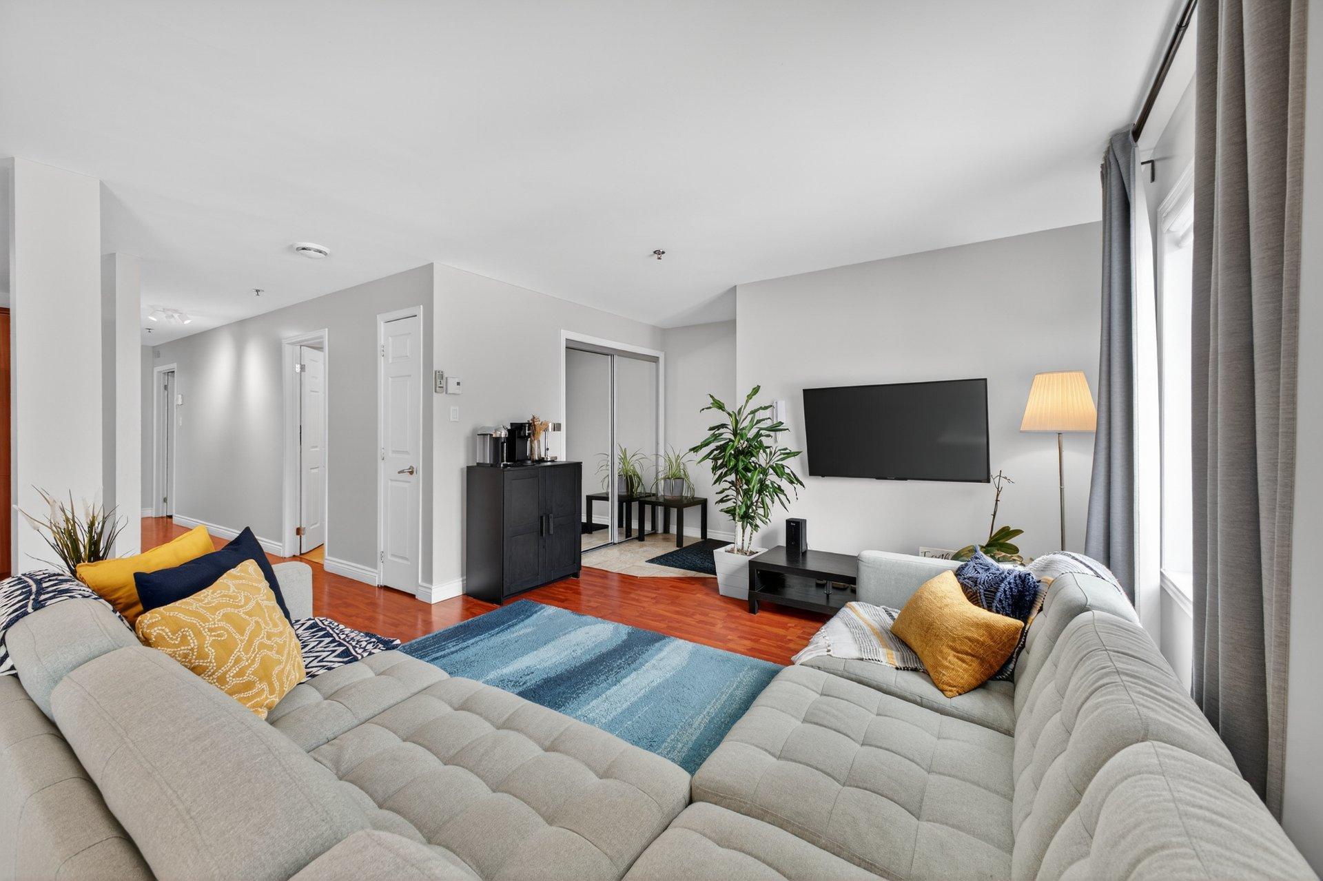 









16689


Boul. de Pierrefonds

, 201,
Montréal (Pierrefonds-Roxboro),




QC
H9H5L8

