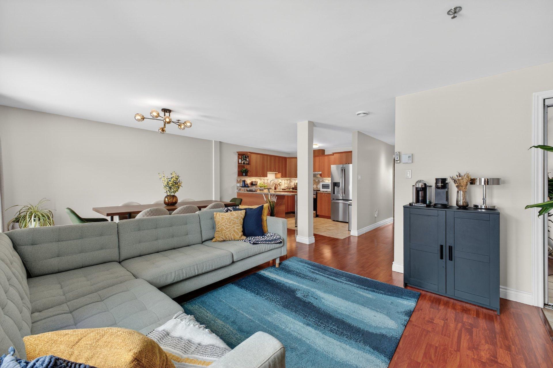 









16689


Boul. de Pierrefonds

, 201,
Montréal (Pierrefonds-Roxboro),




QC
H9H5L8

