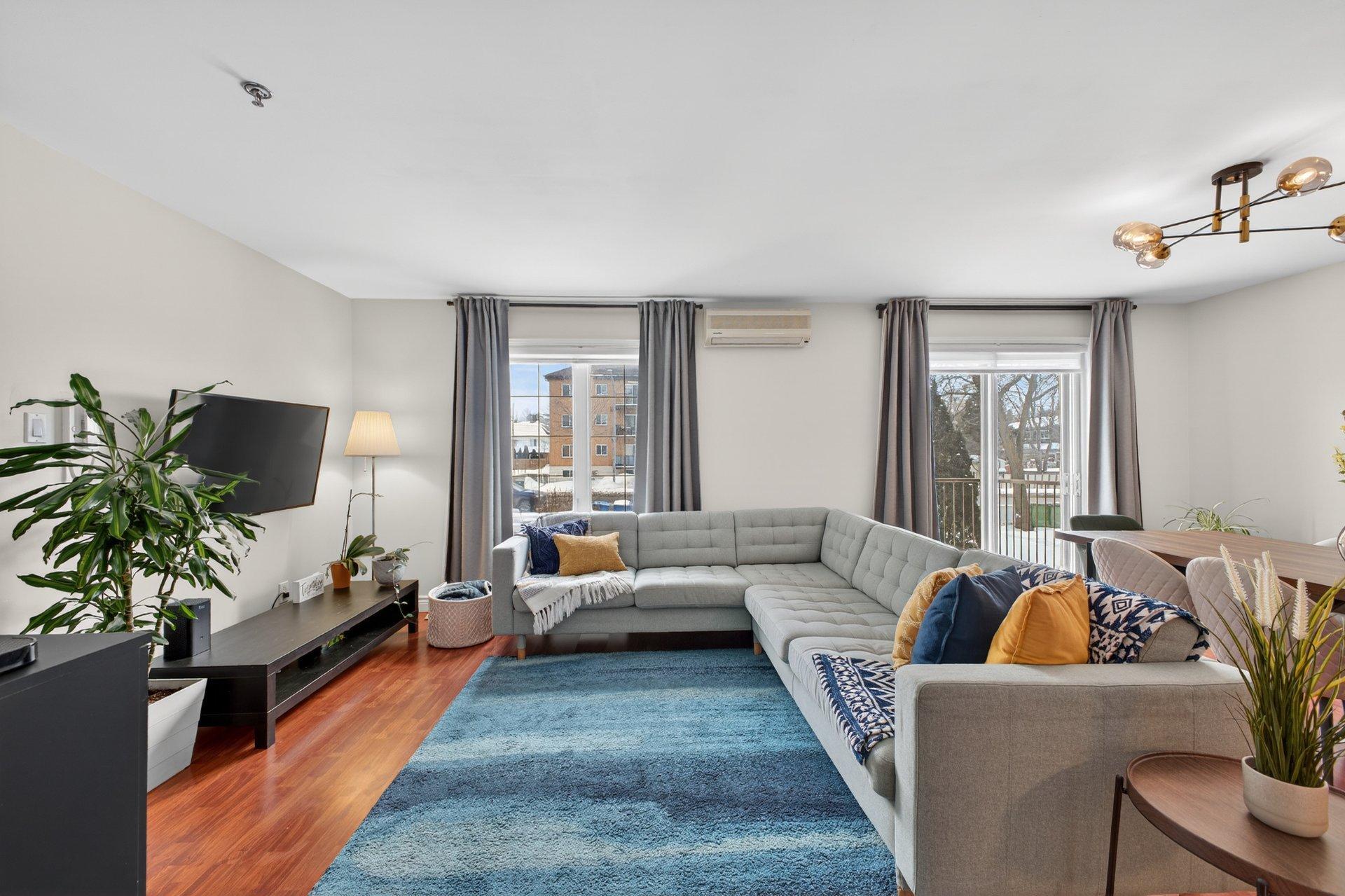 









16689


Boul. de Pierrefonds

, 201,
Montréal (Pierrefonds-Roxboro),




QC
H9H5L8

