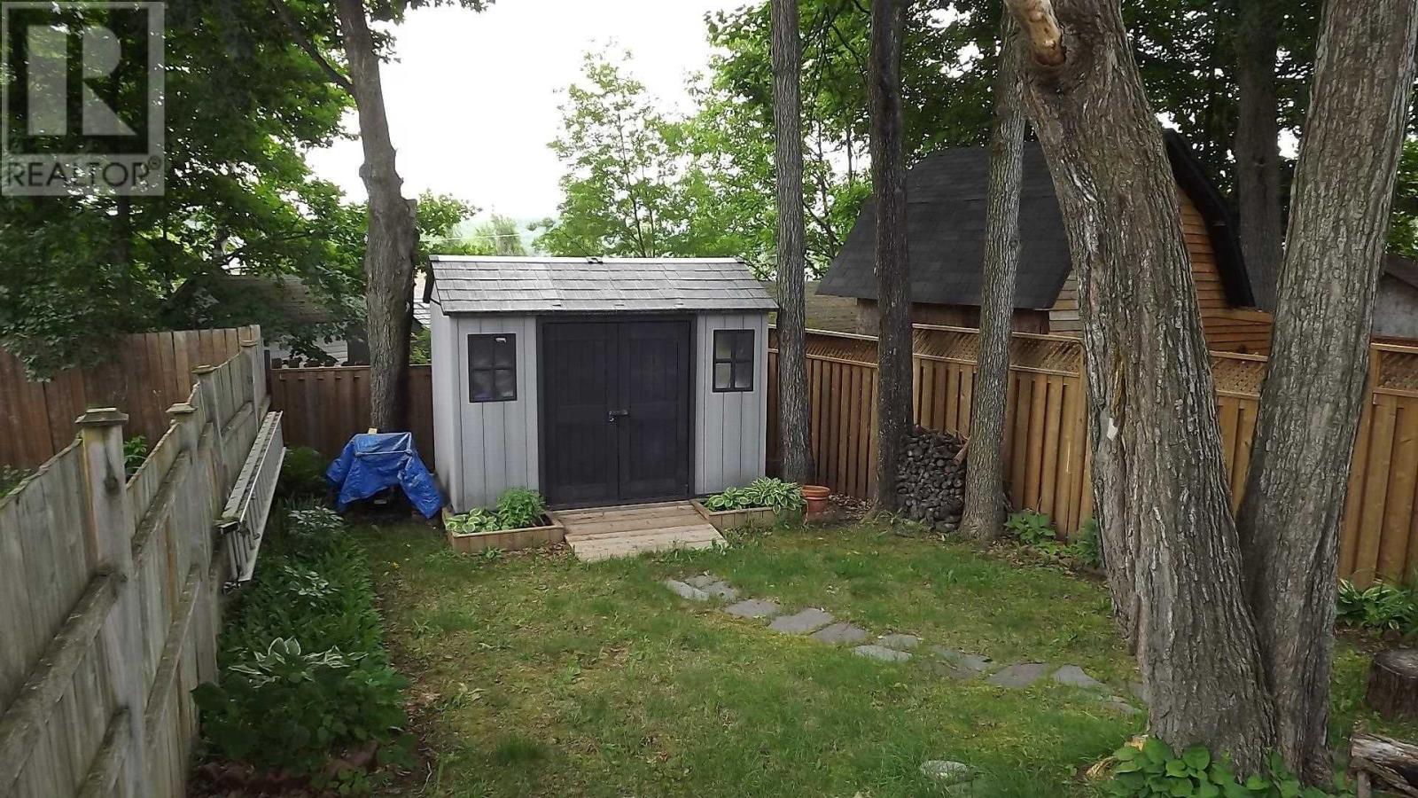 












7 Feltz RD

,
Elliot Lake,




Ontario
P5A1V3

