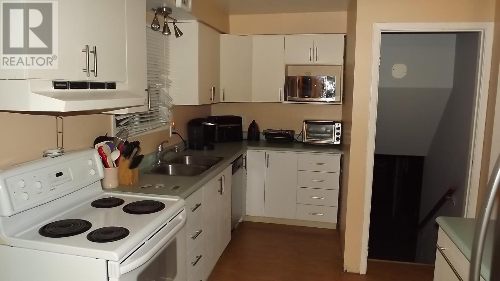 












7 Feltz RD

,
Elliot Lake,




Ontario
P5A1V3

