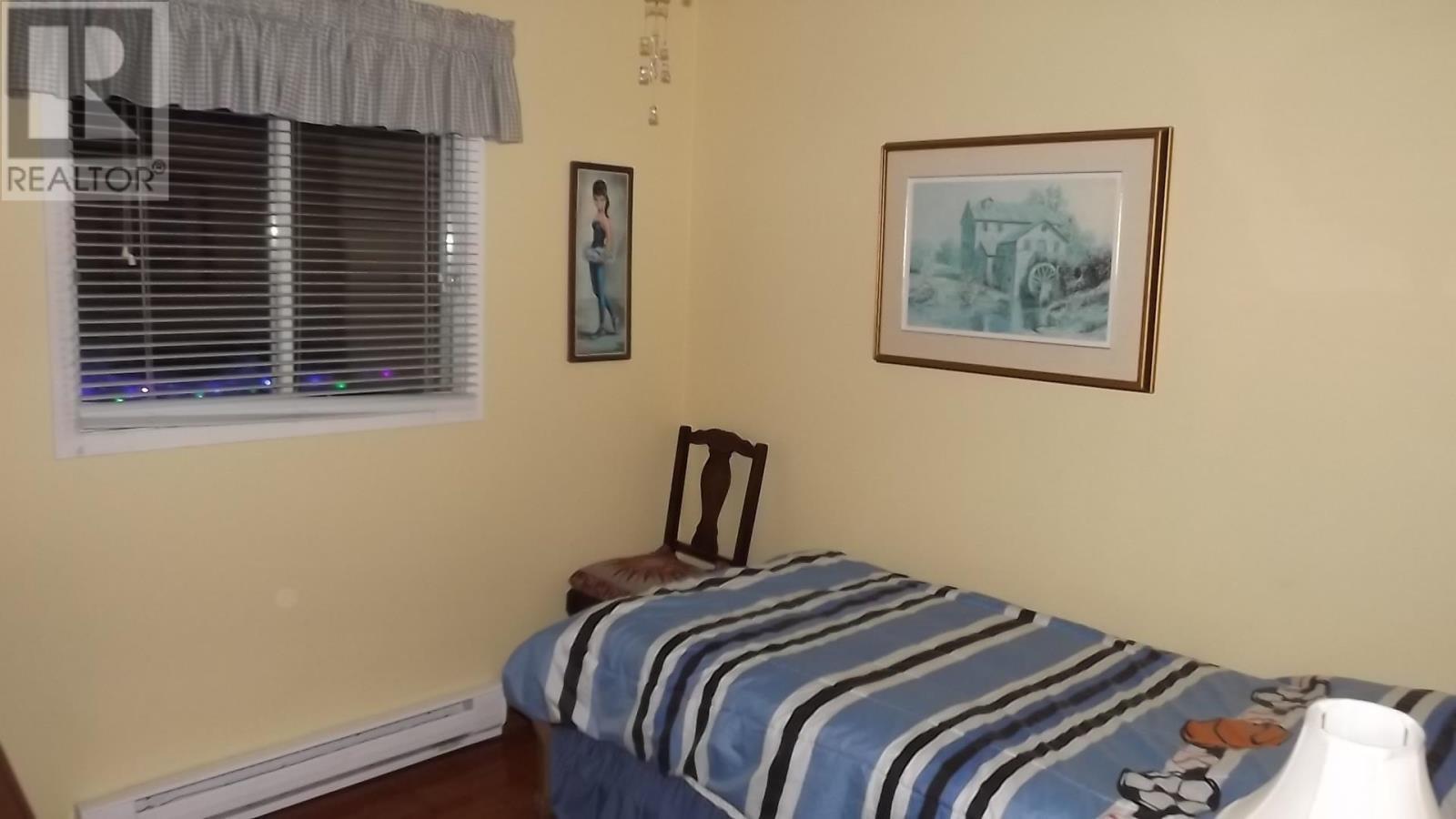 












7 Feltz RD

,
Elliot Lake,




Ontario
P5A1V3

